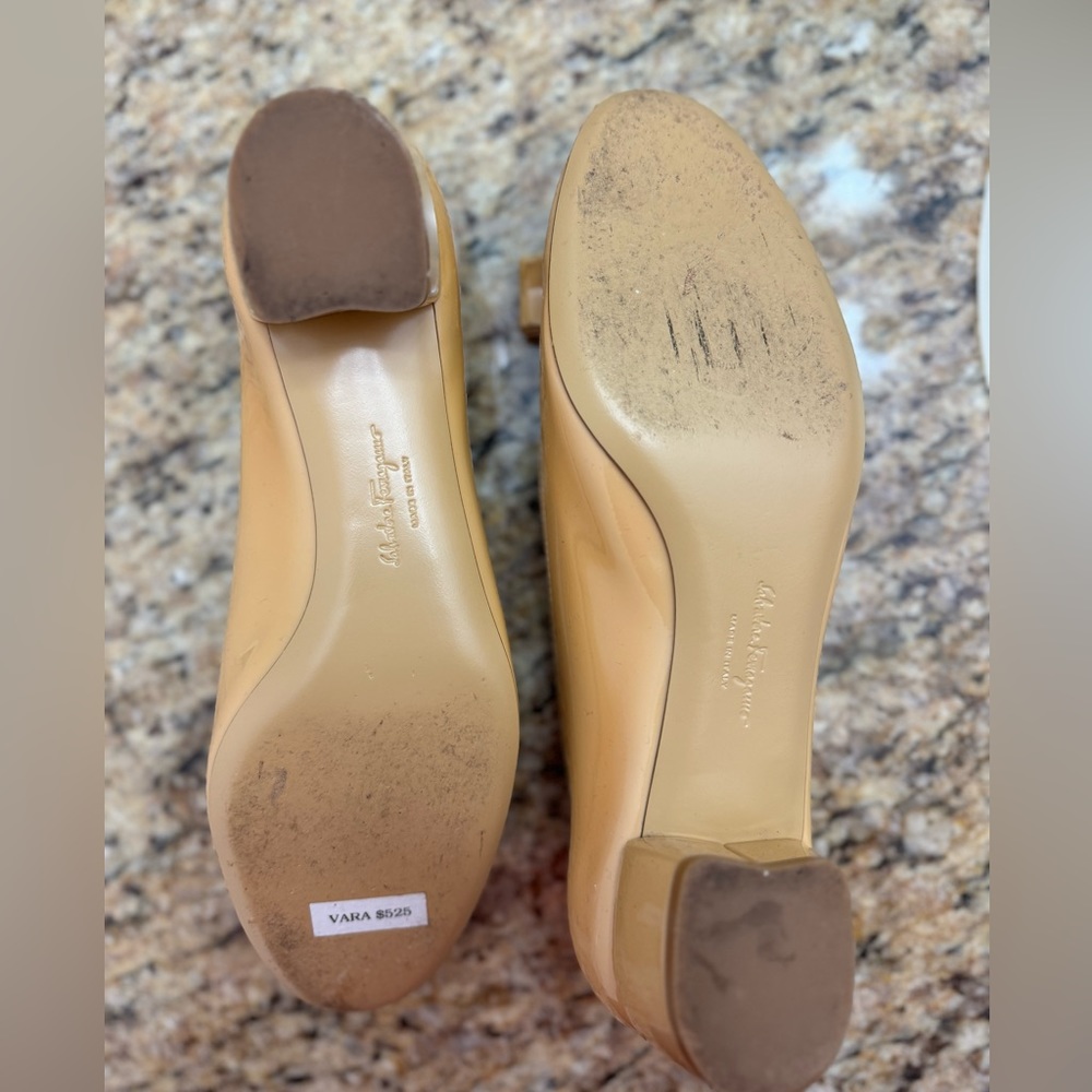 Ferragamo Vara Patent Leather Glossy Pumps in Size 7 - Picture 4 of 4